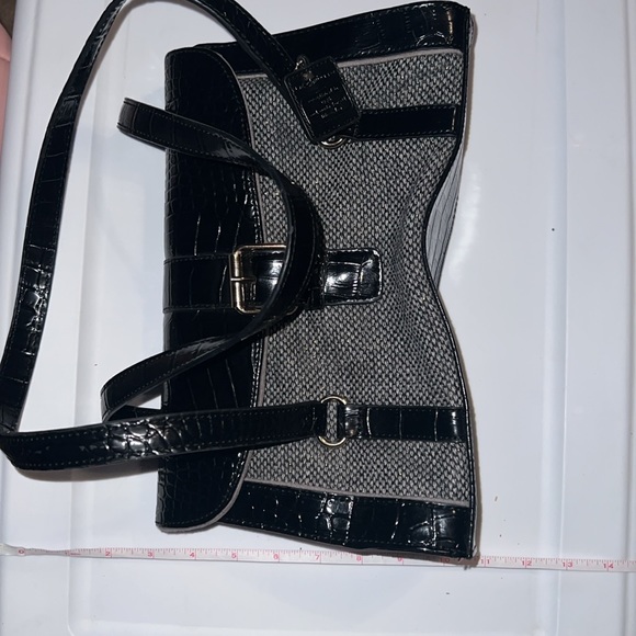 Liz Claiborne-black/gray purse - Picture 4 of 7
